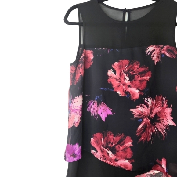 LE CHATEAU Chiffon Floral Sleeveless Top Size Small - Picture 2 of 4